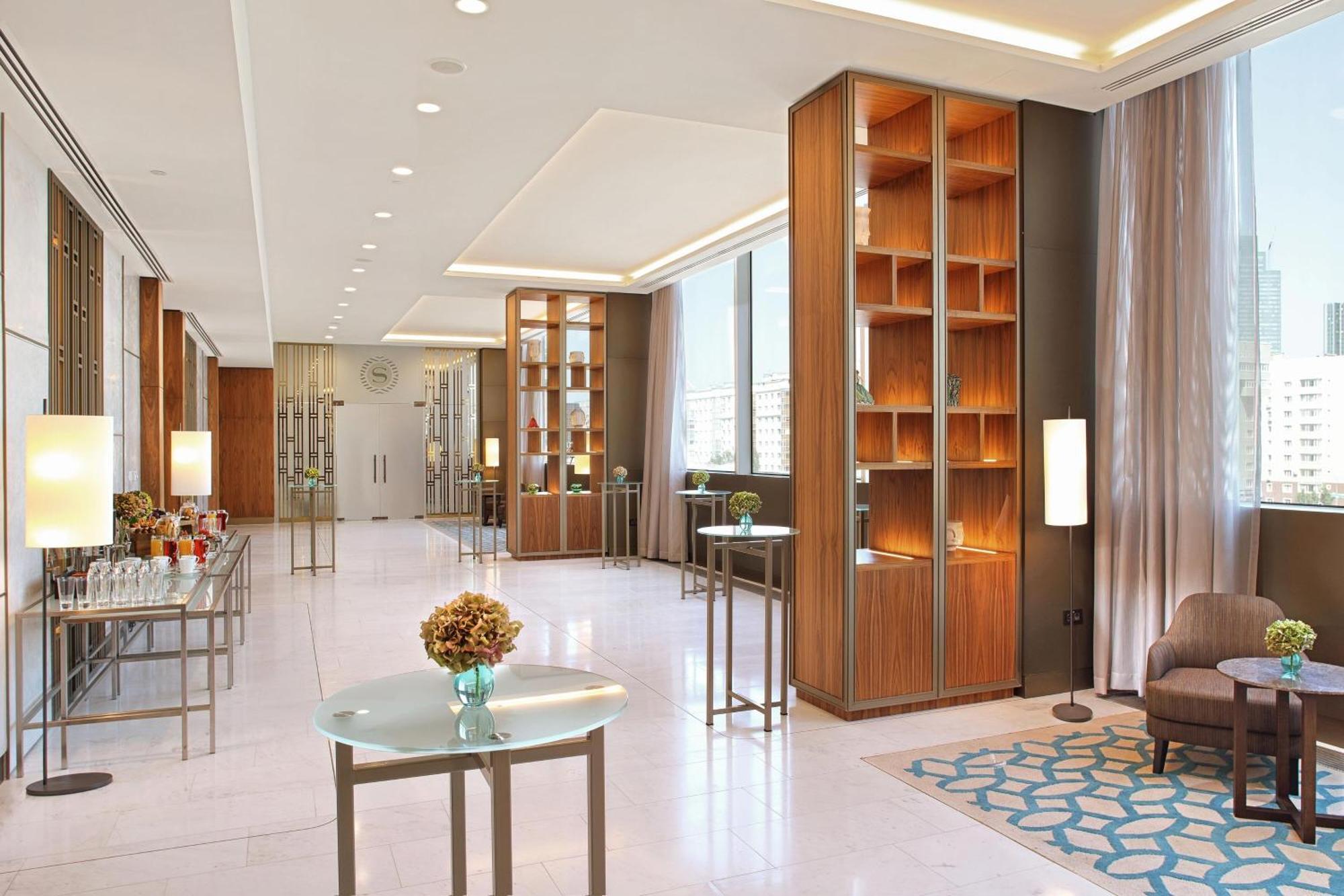 Sheraton Astana Hotel Ngoại thất bức ảnh The lobby of the hotel