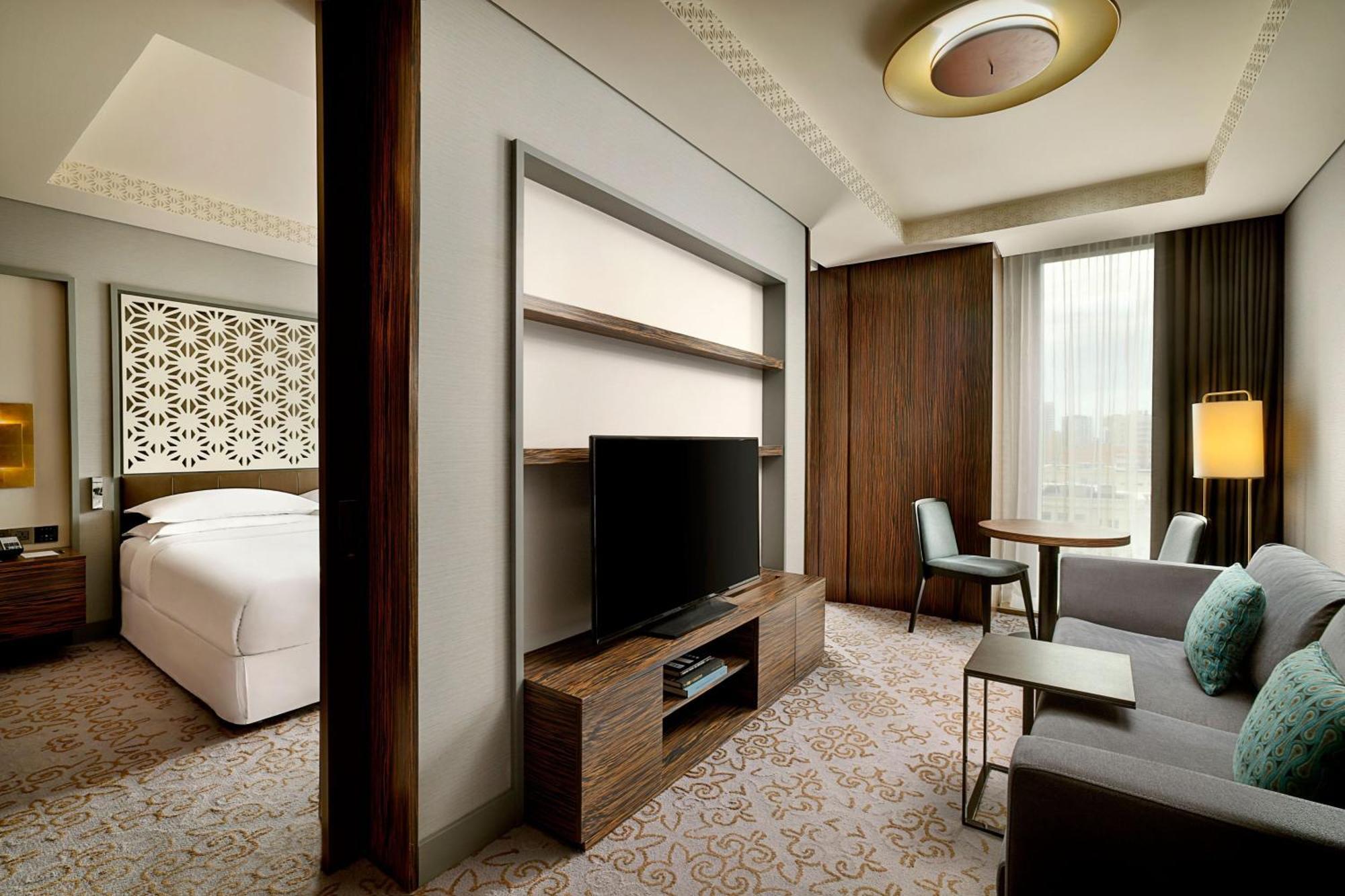 Sheraton Astana Hotel Ngoại thất bức ảnh A suite at the hotel