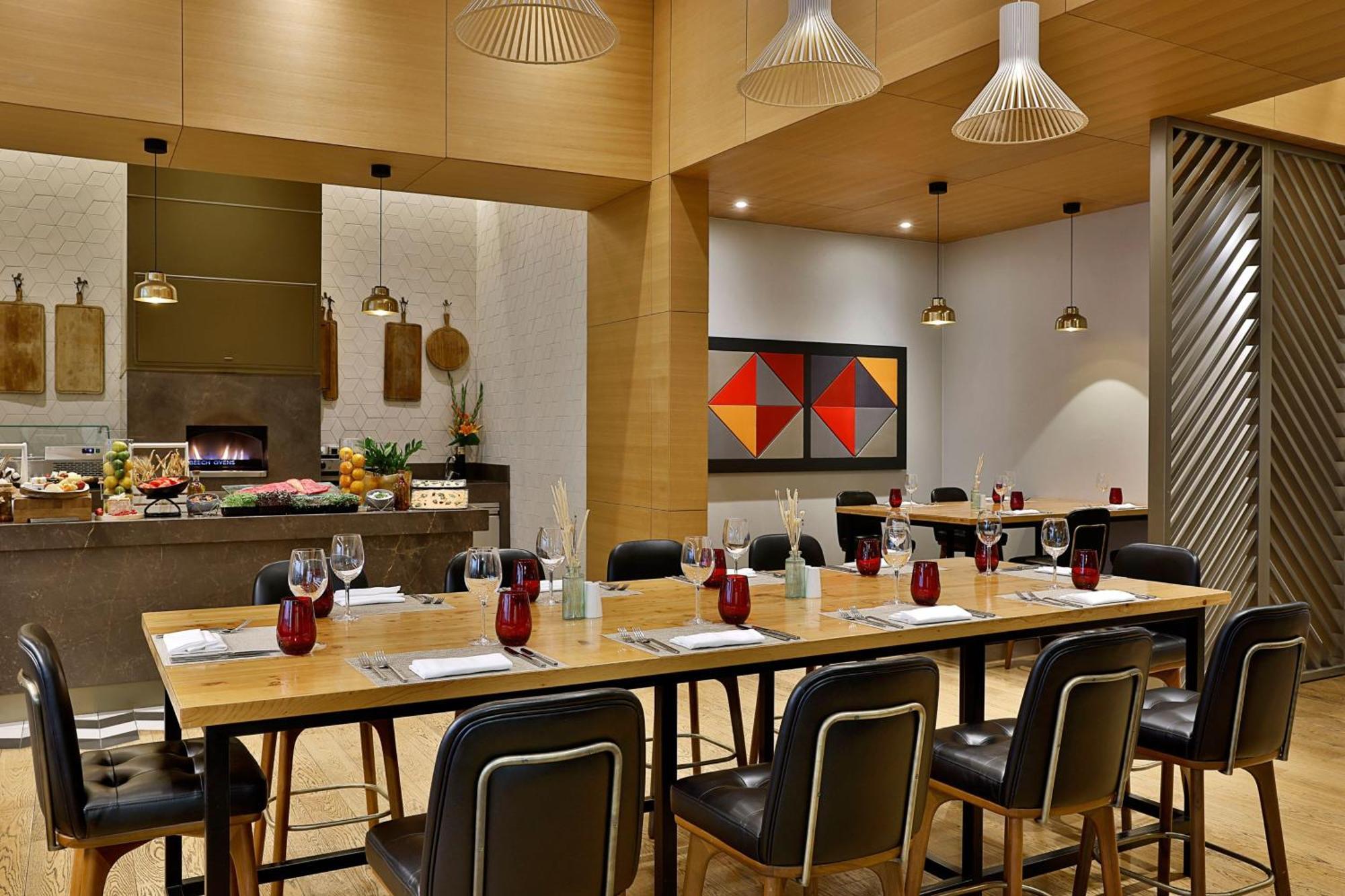 Sheraton Astana Hotel Ngoại thất bức ảnh The Kitchen